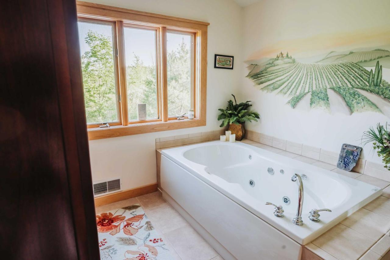 Lake-View Home With Pool In Hammondsport! Exterior photo